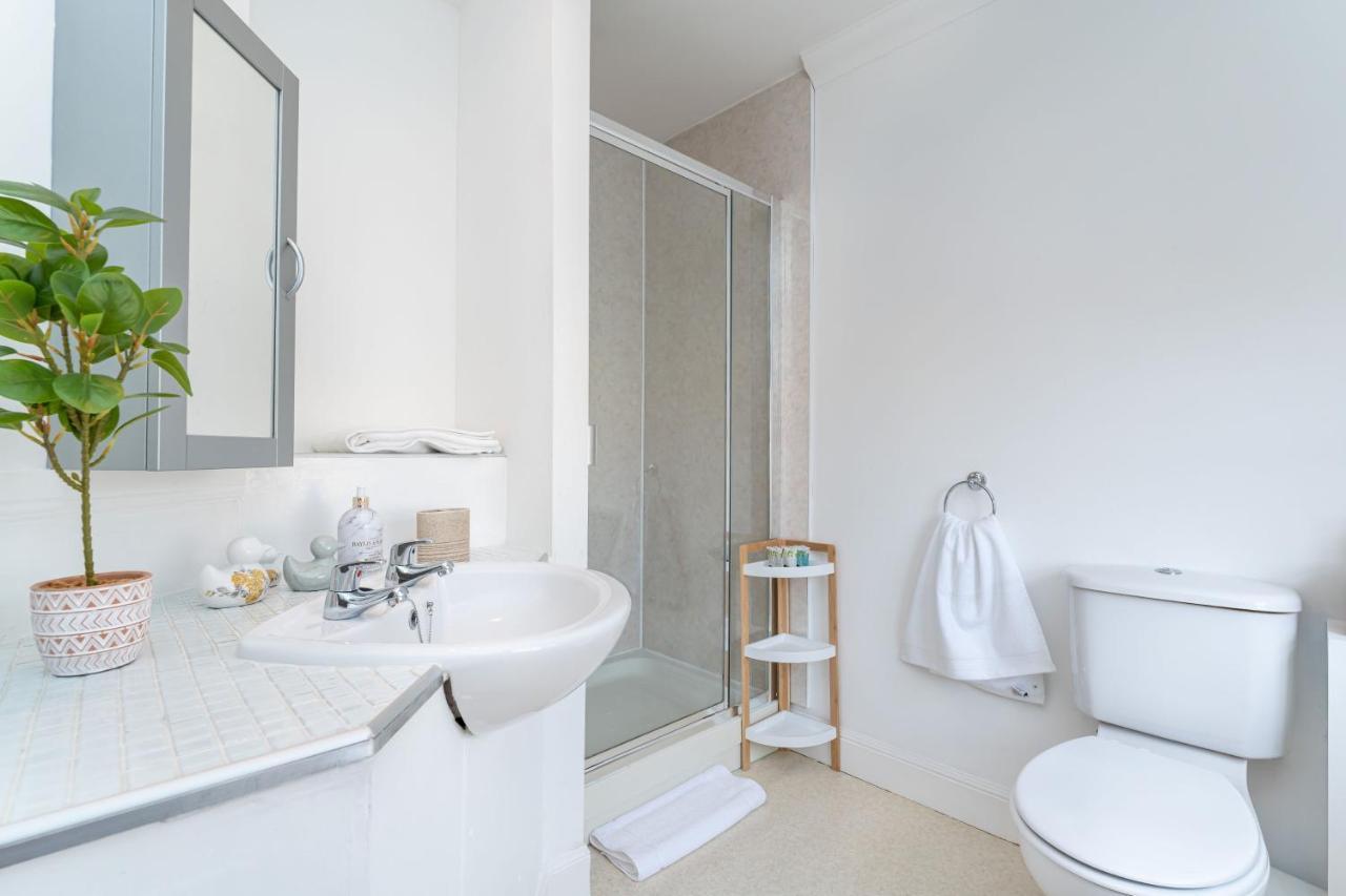 New Four Bedroom House - All Rooms Ensuite Stirling Exterior photo