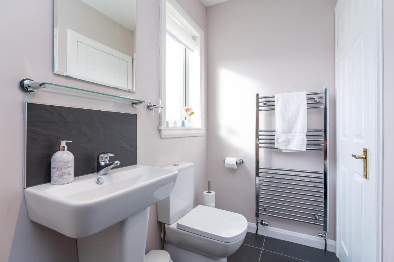 New Four Bedroom House - All Rooms Ensuite Stirling Exterior photo