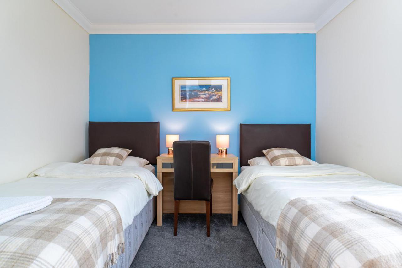 New Four Bedroom House - All Rooms Ensuite Stirling Exterior photo