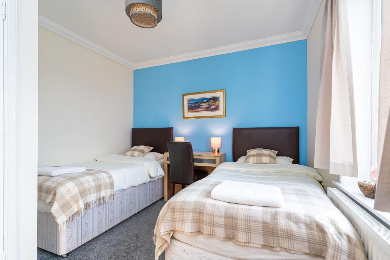 New Four Bedroom House - All Rooms Ensuite Stirling Exterior photo
